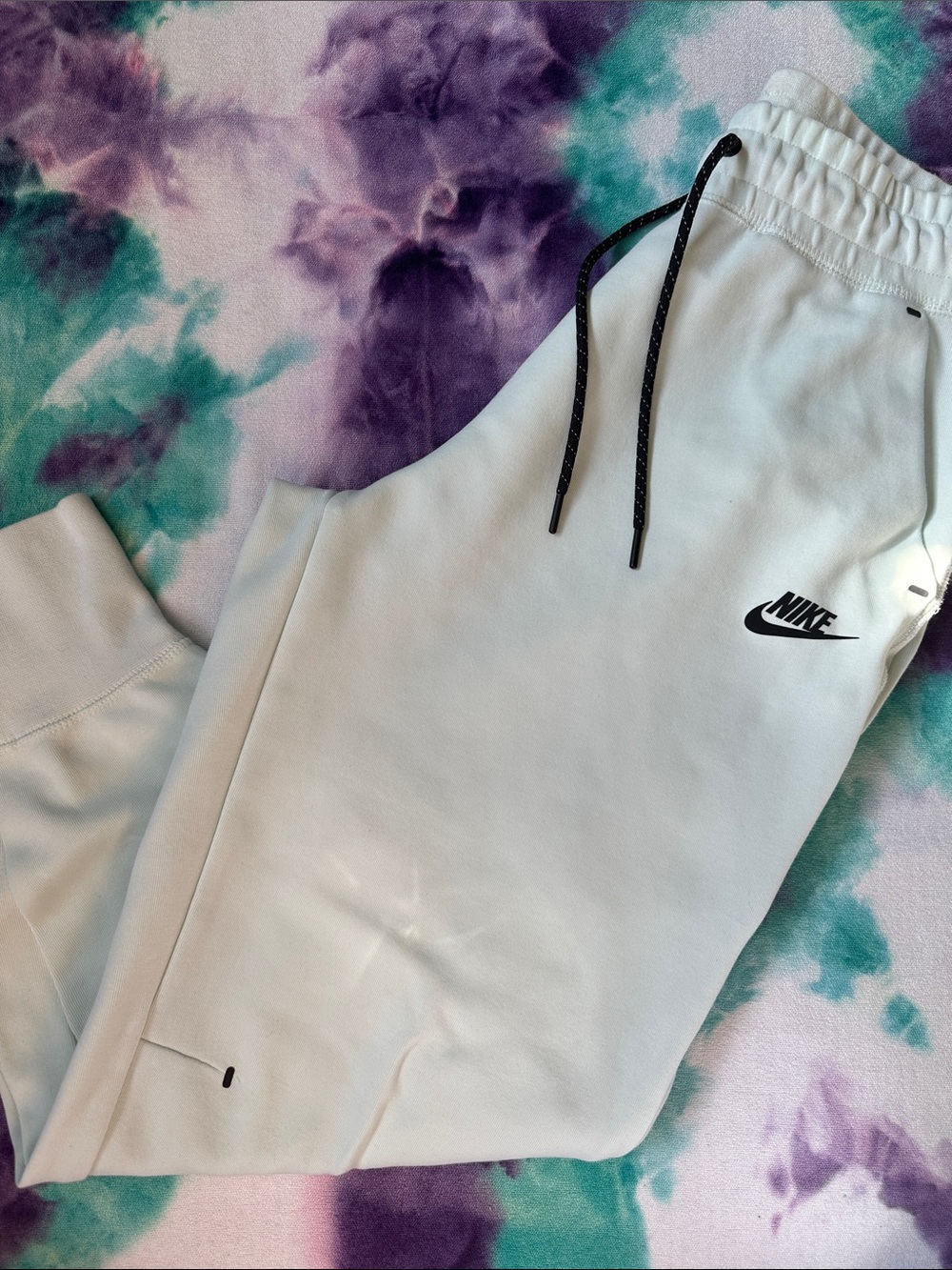 Nike White Joggers with Black Swoosh & Drawstring